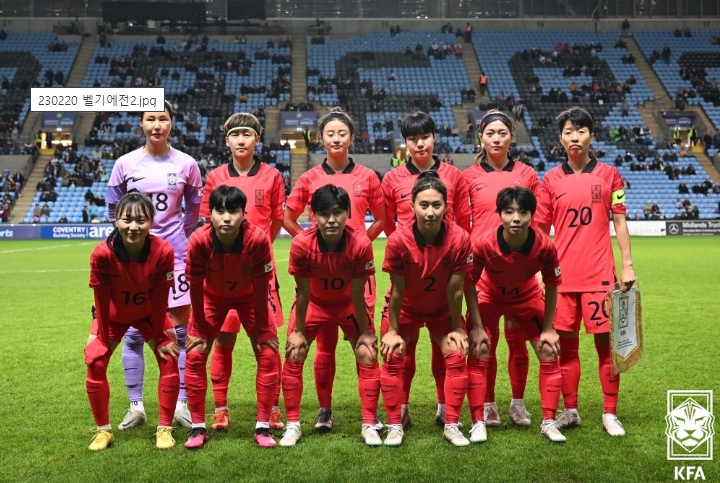 벨기에와의 경기에 선발로 출전한 여자대표팀 11명의 모습.