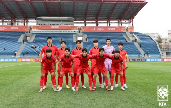 요르단과의 경기에 선발 출전한 남자 U-20 대표팀 11명의 모습.