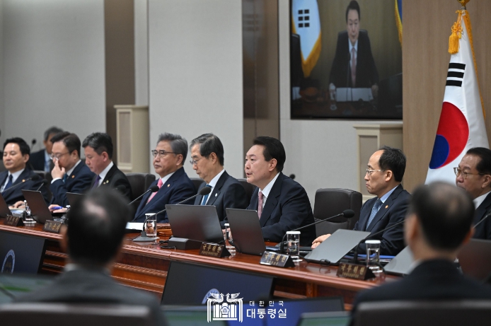 3월 21일 윤석열 대통령은 2023년도 제12회 국무회의를 주재했다.