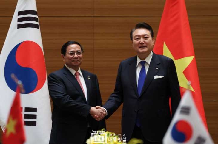 5월 19일 윤석열 대통령은 팜 밍 찡 베트남 총리와 한-베트남 정상회담을 가졌다.