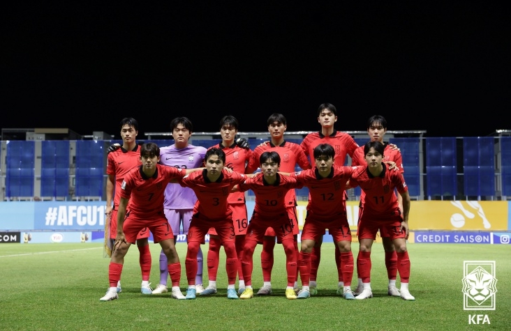 태국과의 8강전에 선발 출전한 남자 U-17 대표팀 11명의 모습.